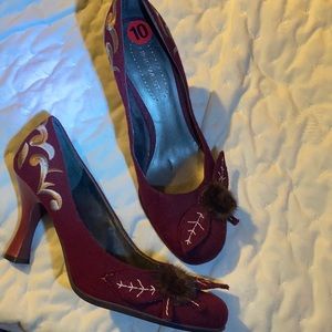 Nine West  size 10 pumps burgundy and tannish